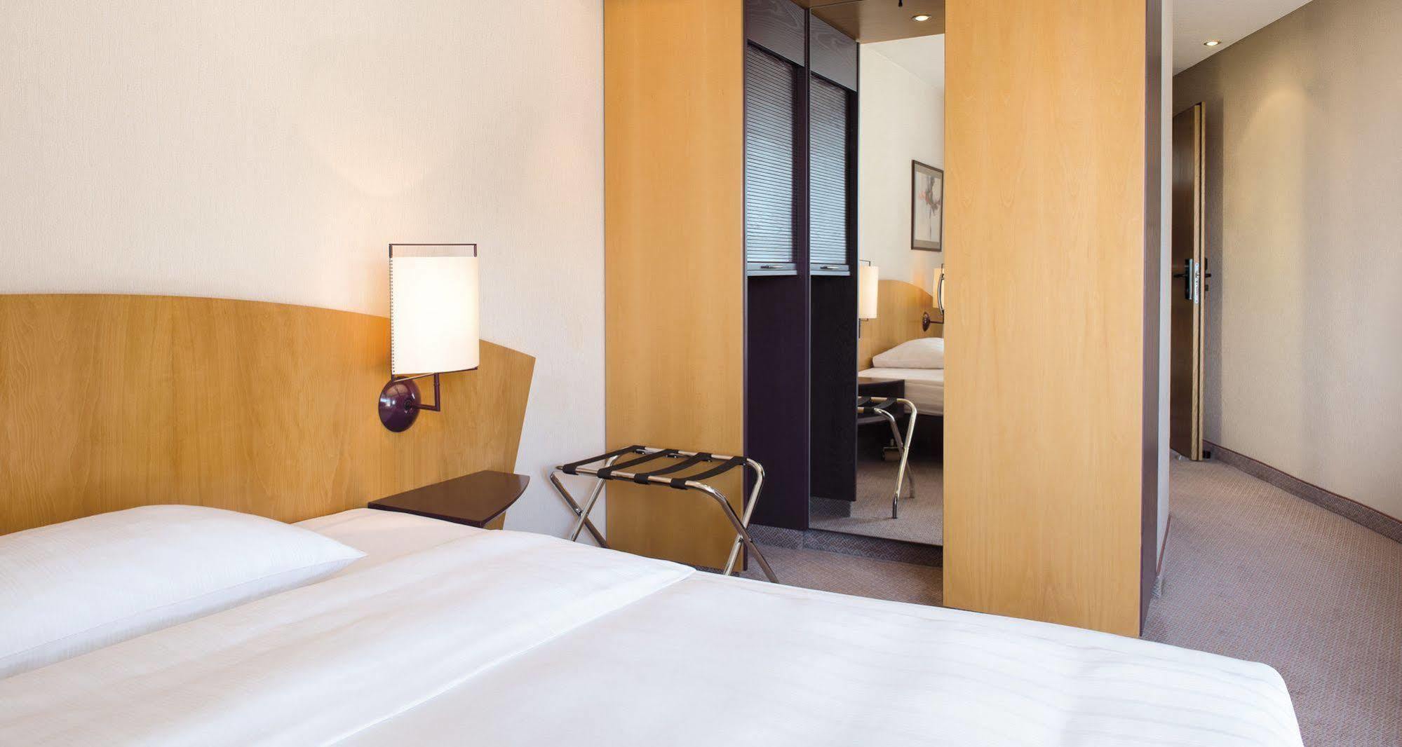 Victor'S Residenz-Hotel Frankenthal フランケンタール エクステリア 写真